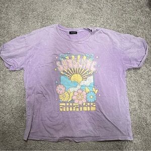 Women’s Graphic Tee Size L